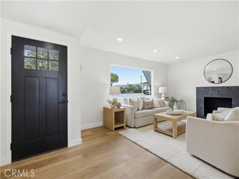 4652  Prelude  , Huntington Beach, CA