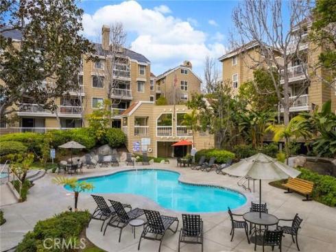 20371  Bluffside  B404  Circle, Huntington Beach, CA