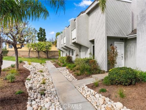 18853  Lister Lane  , Huntington Beach, CA