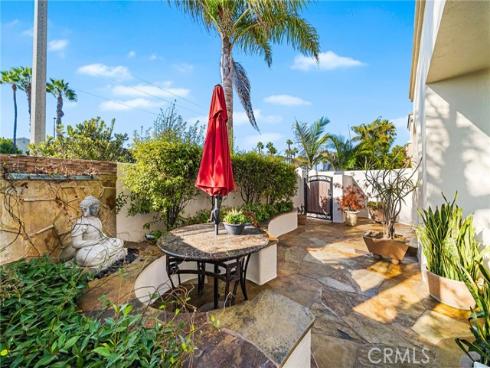 304  Goldenwest   Street, Huntington Beach, CA