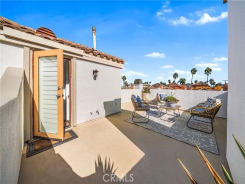 304  Goldenwest   Street, Huntington Beach, CA