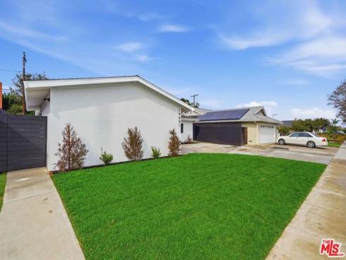 19891  Gloucester   Lane, Huntington Beach, CA