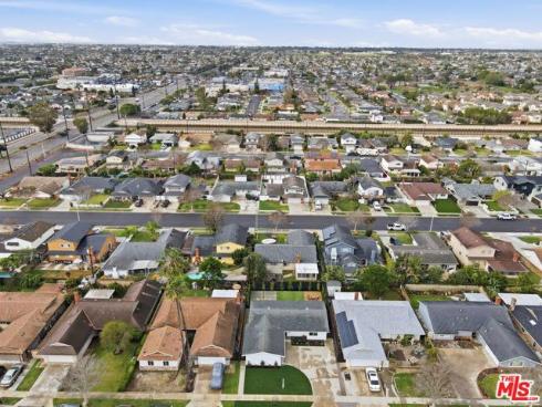 19891  Gloucester   Lane, Huntington Beach, CA