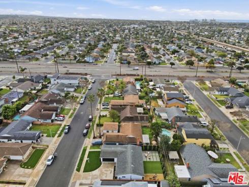 19891  Gloucester   Lane, Huntington Beach, CA