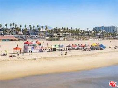 19891  Gloucester   Lane, Huntington Beach, CA