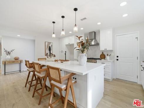 19891  Gloucester   Lane, Huntington Beach, CA