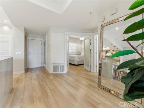 200  Pacific Coast Hwy  418 , Huntington Beach, CA