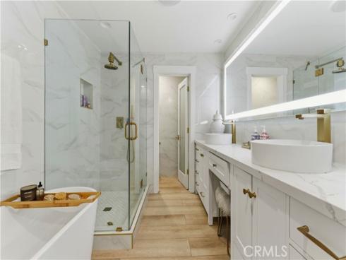 200  Pacific Coast Hwy  418 , Huntington Beach, CA