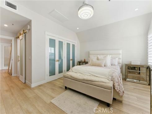 200  Pacific Coast Hwy  418 , Huntington Beach, CA