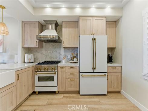 200  Pacific Coast Hwy  418 , Huntington Beach, CA