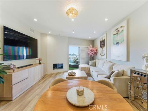 200  Pacific Coast Hwy  418 , Huntington Beach, CA