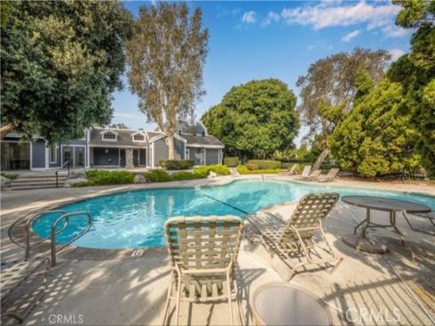 8132 Atwater 202 Circle, Huntington Beach, CA