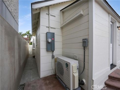 522  11th  , Huntington Beach, CA