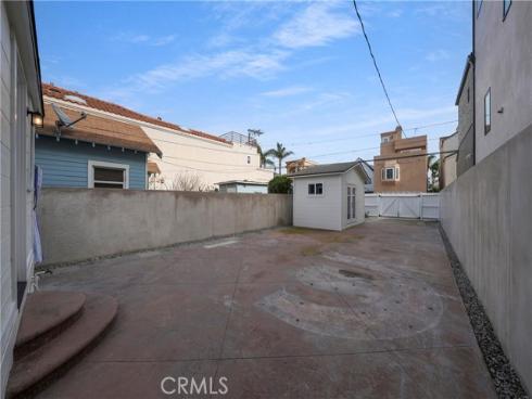 522  11th  , Huntington Beach, CA