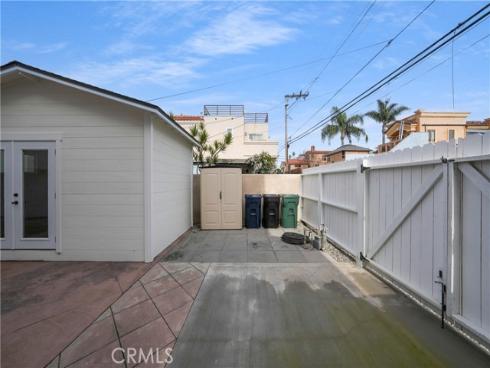 522  11th  , Huntington Beach, CA