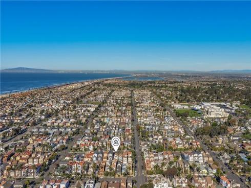 522  11th  , Huntington Beach, CA