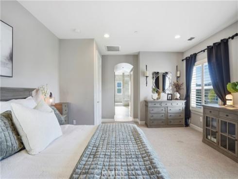 17491  Oakbluffs Lane  , Huntington Beach, CA