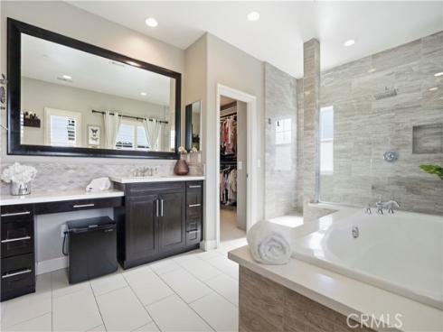 17491  Oakbluffs Lane  , Huntington Beach, CA