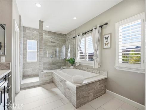 17491  Oakbluffs Lane  , Huntington Beach, CA