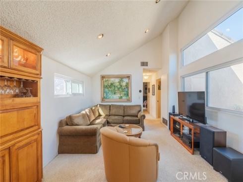 7911  Woodlake  77  Drive, Huntington Beach, CA