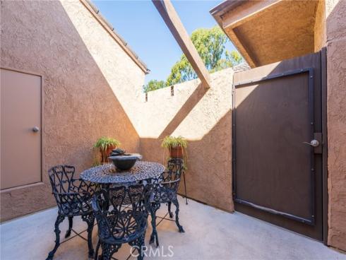 7911  Woodlake  77  Drive, Huntington Beach, CA