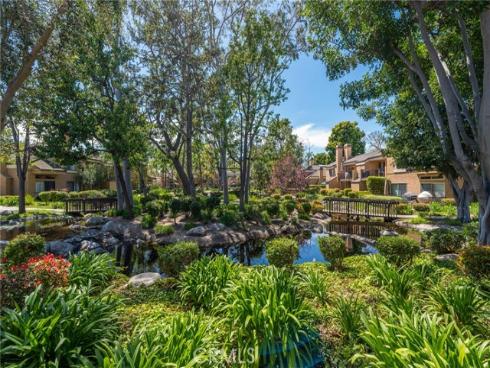 7911  Woodlake  77  Drive, Huntington Beach, CA