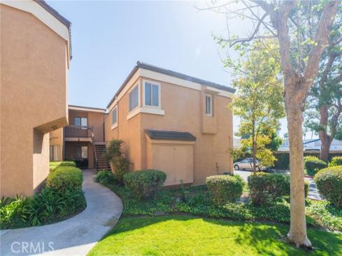 7911  Woodlake  77  Drive, Huntington Beach, CA