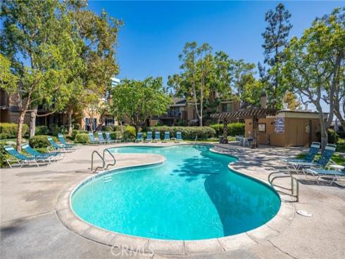 7911  Woodlake  77  Drive, Huntington Beach, CA