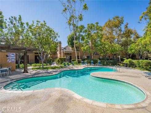 7911  Woodlake  77  Drive, Huntington Beach, CA