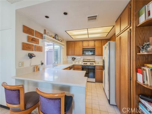 7911  Woodlake  77  Drive, Huntington Beach, CA