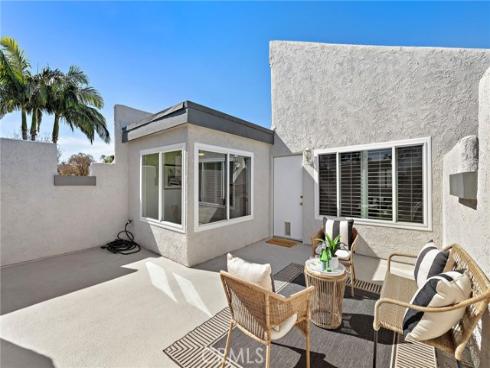 18721  Applewood Cir  , Huntington Beach, CA