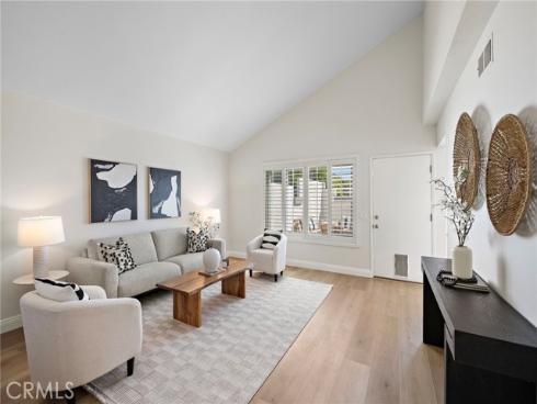 18721  Applewood Cir  , Huntington Beach, CA