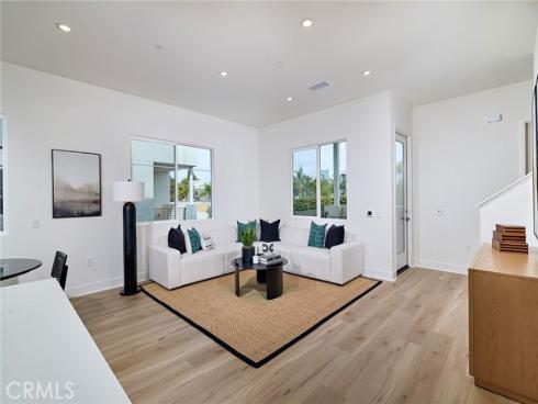 7264  Aura   Circle, Huntington Beach, CA