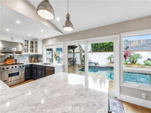 5522  Mossvale   Circle, Huntington Beach, CA