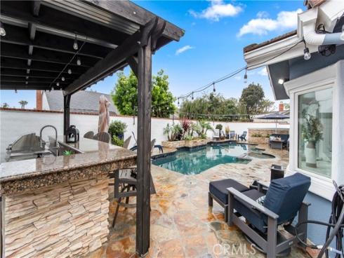 5522  Mossvale   Circle, Huntington Beach, CA