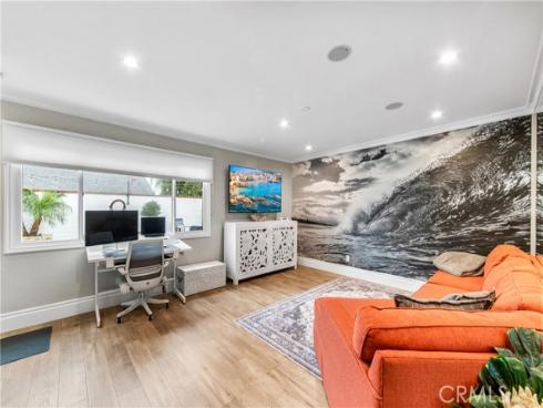 5522  Mossvale   Circle, Huntington Beach, CA