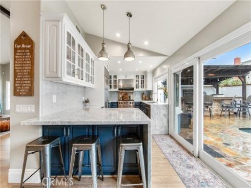 5522  Mossvale   Circle, Huntington Beach, CA