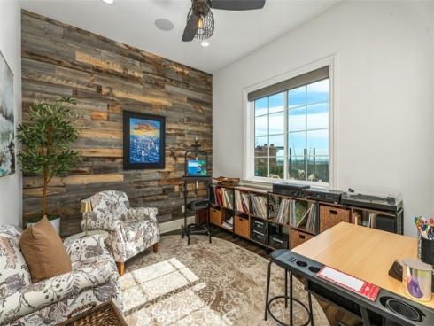 4692  Oceanridge   Drive, Huntington Beach, CA