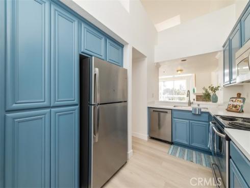 20301  Bluffside  D401  Circle, Huntington Beach, CA