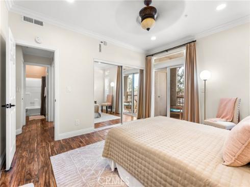 4561  Warner  203 , Huntington Beach, CA