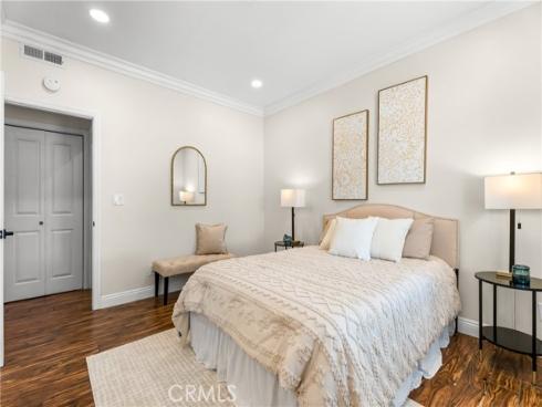 4561  Warner  203 , Huntington Beach, CA