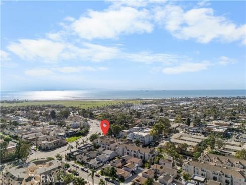 4561  Warner  203 , Huntington Beach, CA