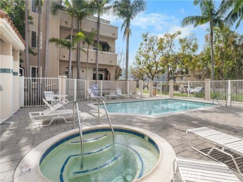 4561  Warner  203 , Huntington Beach, CA