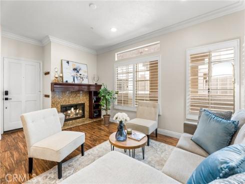 4561  Warner  203 , Huntington Beach, CA