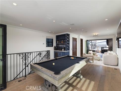 302  3rd  , Huntington Beach, CA