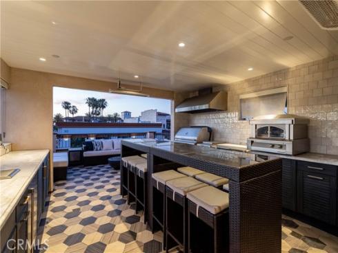 302  3rd  , Huntington Beach, CA