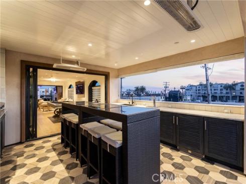 302  3rd  , Huntington Beach, CA