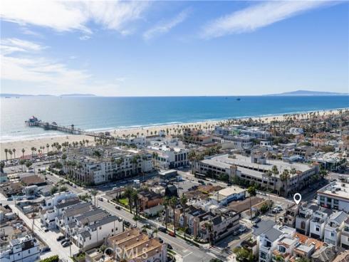 302  3rd  , Huntington Beach, CA