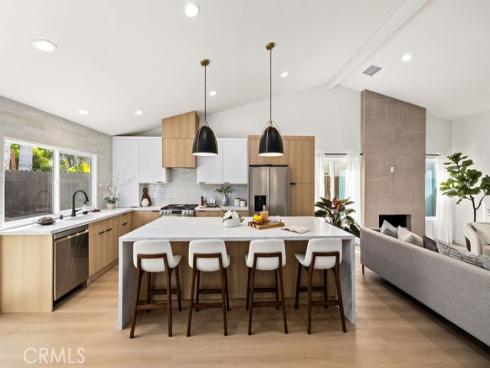 17532 Montbury Circle, Huntington Beach, CA