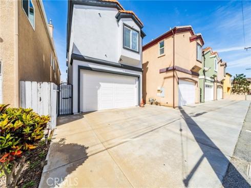 116  11th  , Huntington Beach, CA